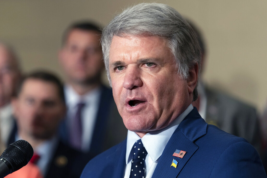 Congress divided on Biden decision to provide cluster munitions to Ukraine