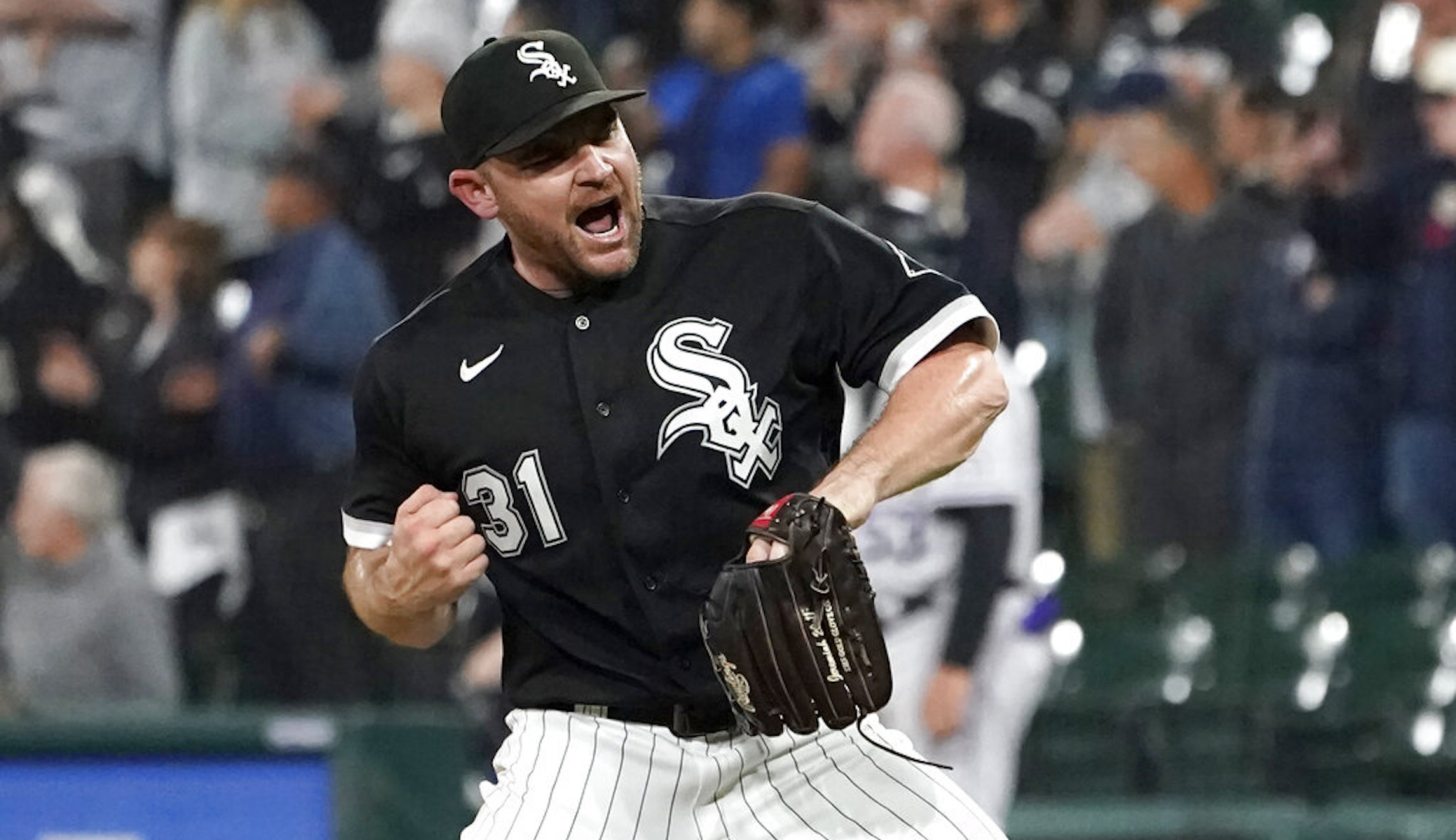White Sox closer Liam Hendriks announces he has cancer, will begin treatment