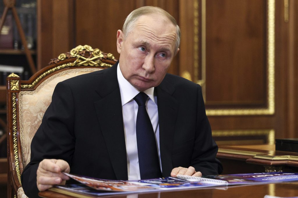 Putin snaps in recorded meeting with ministers