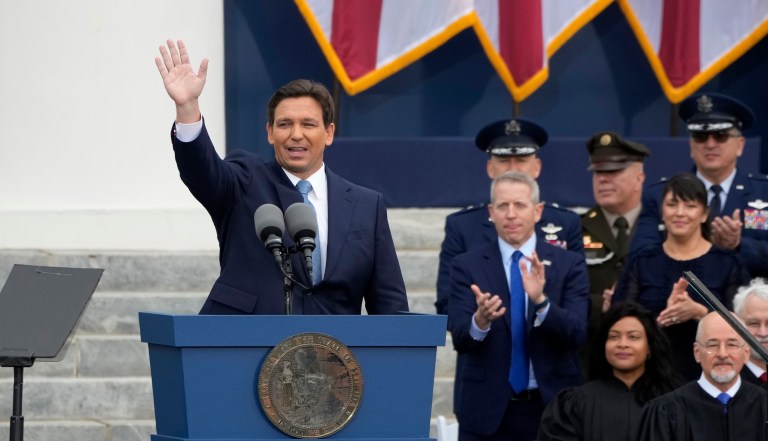 DeSantis’s 2024 rivals waiting for him to ‘screw up or fade’: GOP strategist