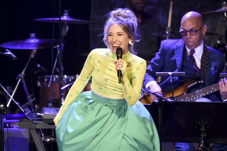 Christian singer Lauren Daigle recalls ‘rock bottom’ mental health battle amid career success