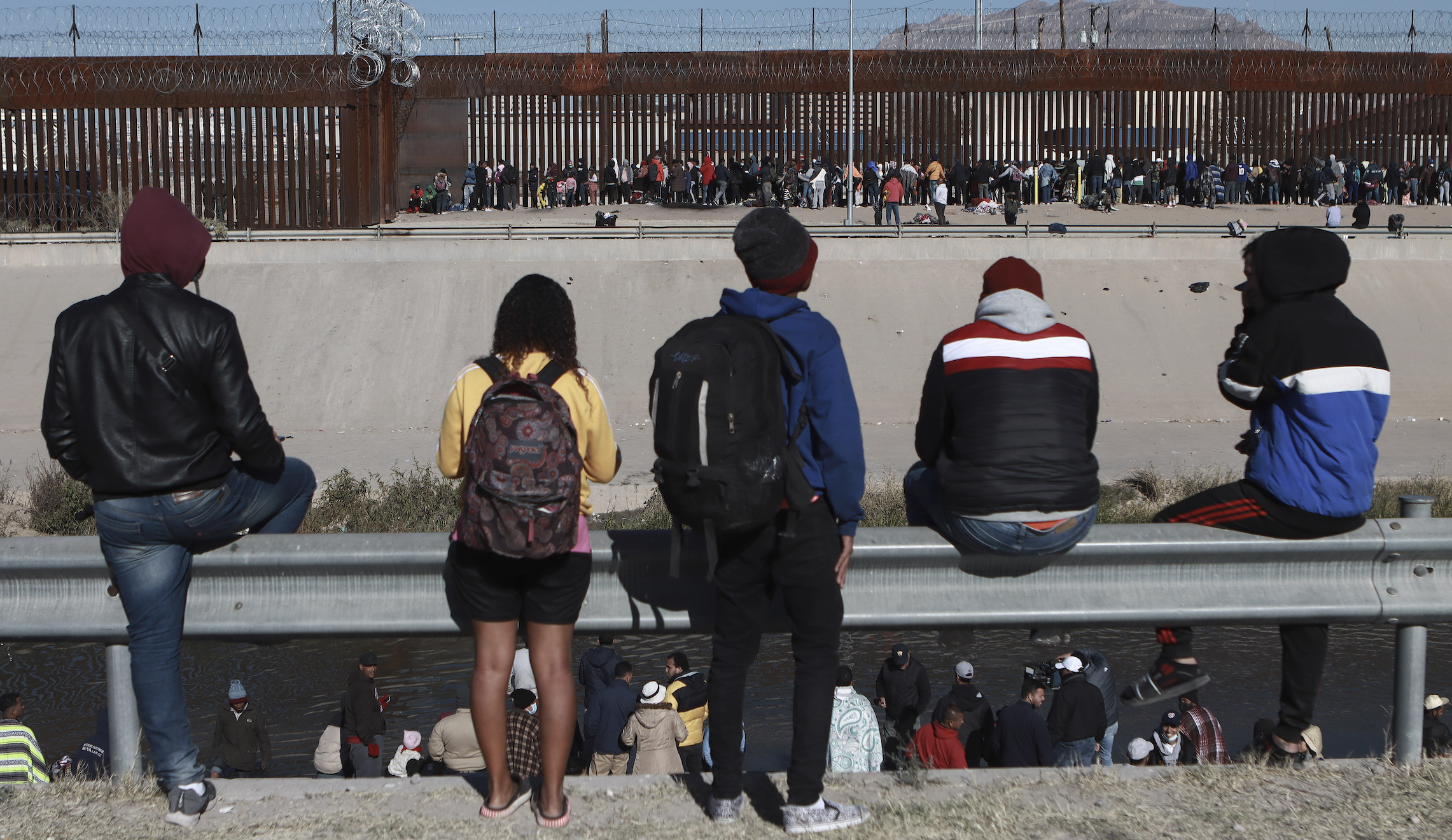 Federal funding recipient Red Cross gives immigrants maps to US-Mexico border