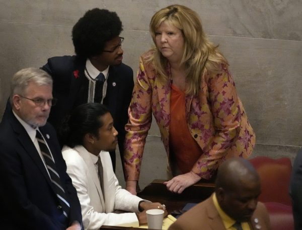 Tennessee Democrat claims skin color could be why she was not expelled by Republicans