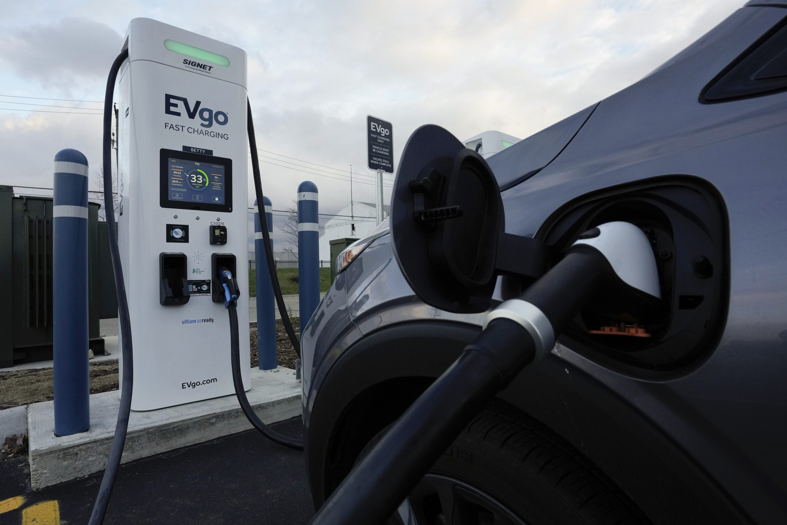 Oregon pauses EV rebate program after handing out $75 million in funds