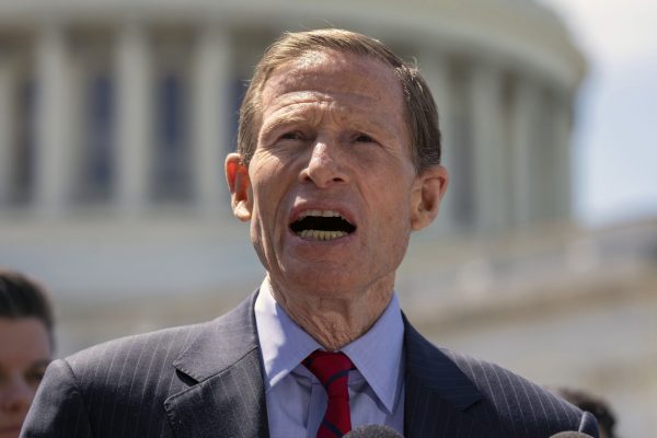 Democratic senator calls for DOJ to investigate Clarence Thomas