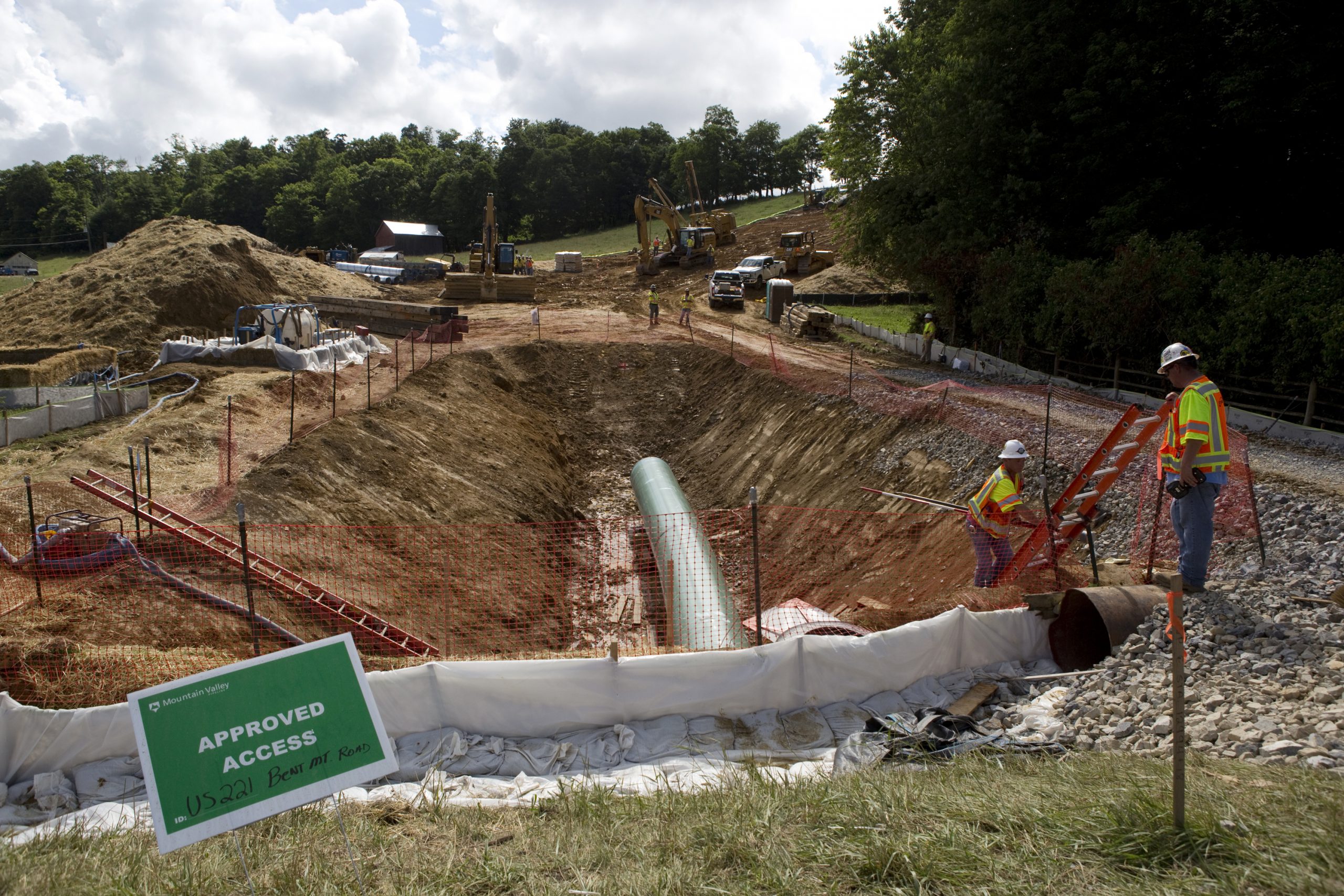 Mountain Valley Pipeline backed by Manchin clears final hurdle for construction