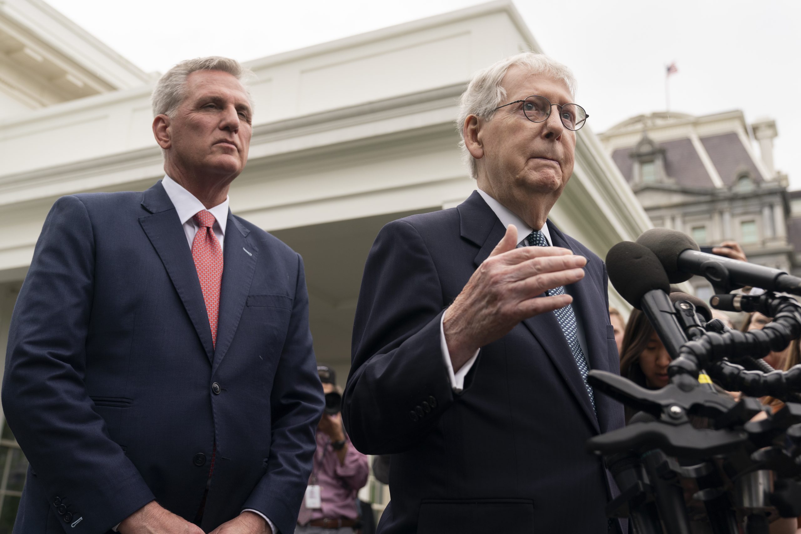 Kevin McCarthy, Mitch McConnell