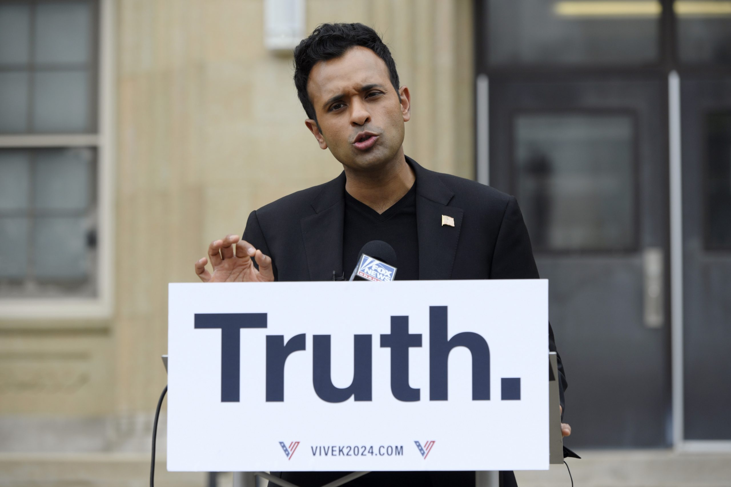 Vivek Ramaswamy denies backing Bernie Sanders COVID mask bill he once touted as ‘sensible’