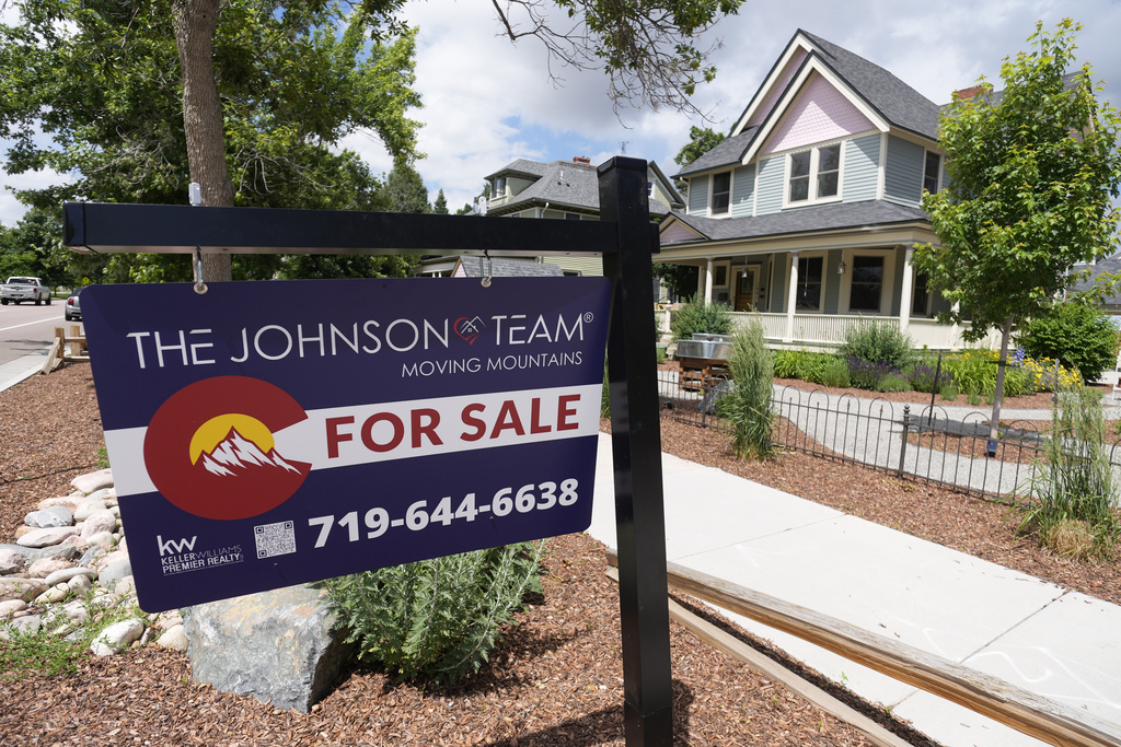 Mortgage rates continue to climb, reach highest level since 2000