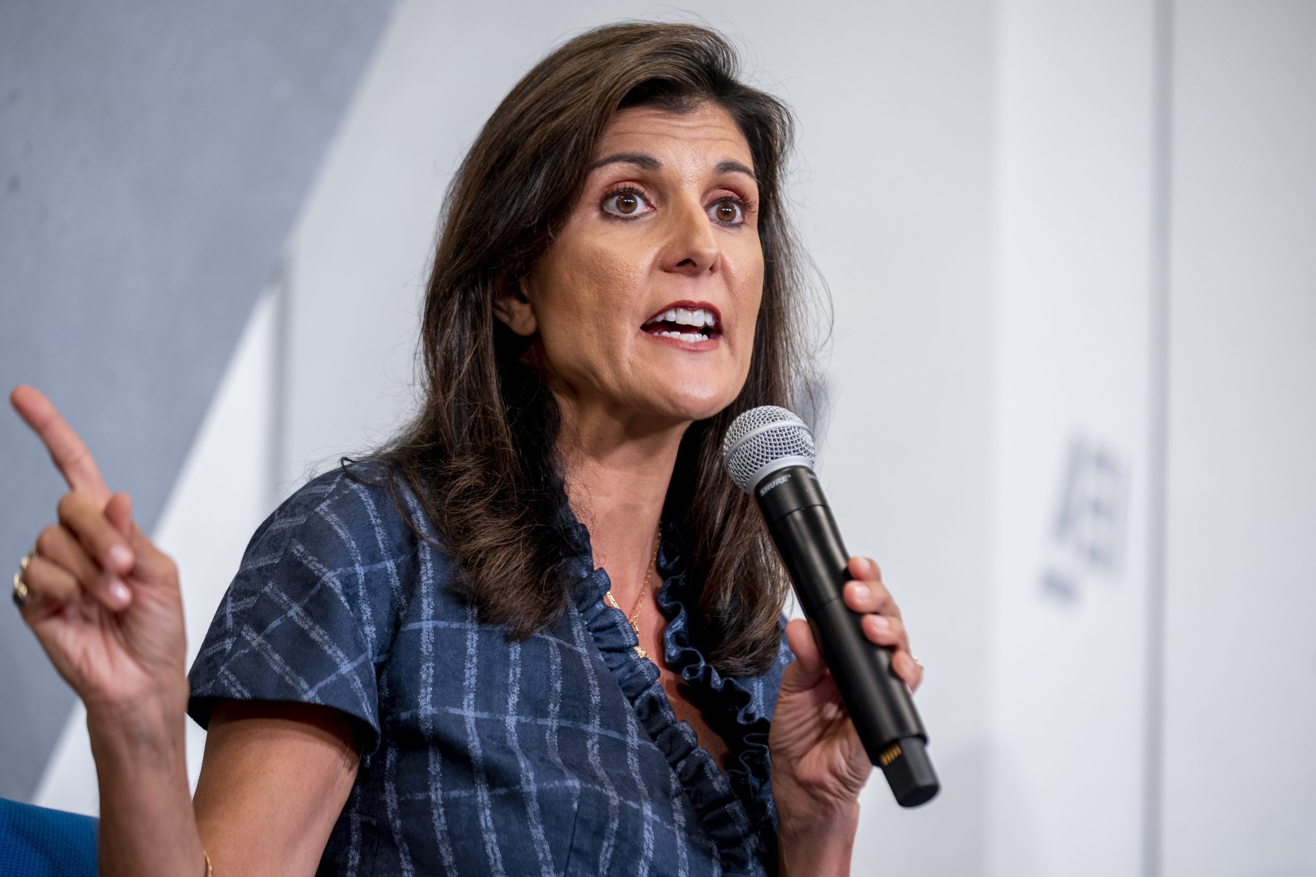 Republican 2024 hopefuls hail Supreme Court ruling on student loans