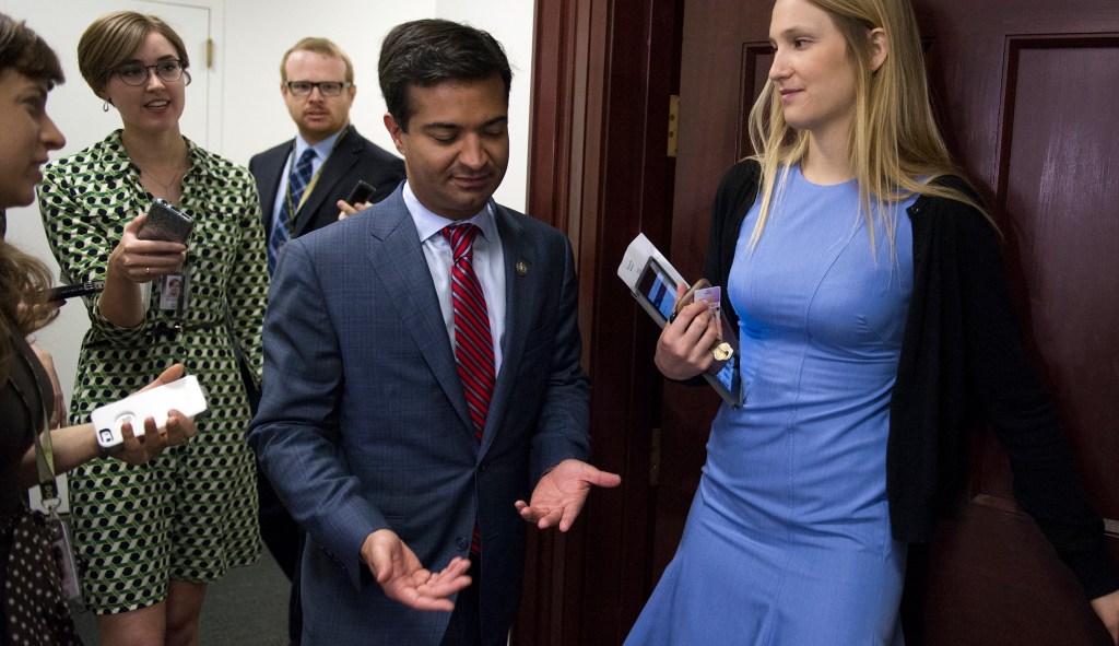 Democrats deny Republican Carlos Curbelo membership in Hispanic caucus