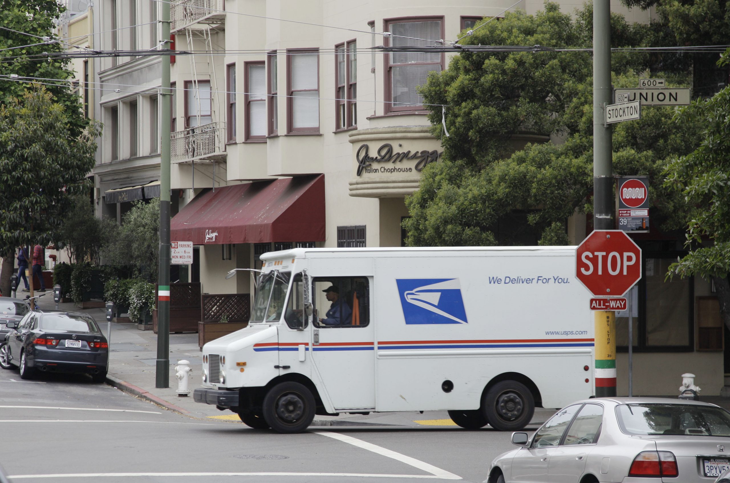 Postal Service could save more than $17m with better oversight of fleet