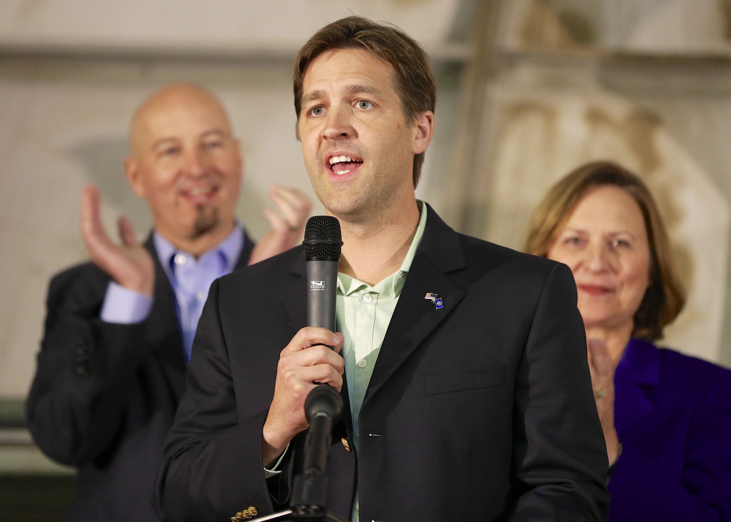 Independent candidate effort targets Sasse, Kasich