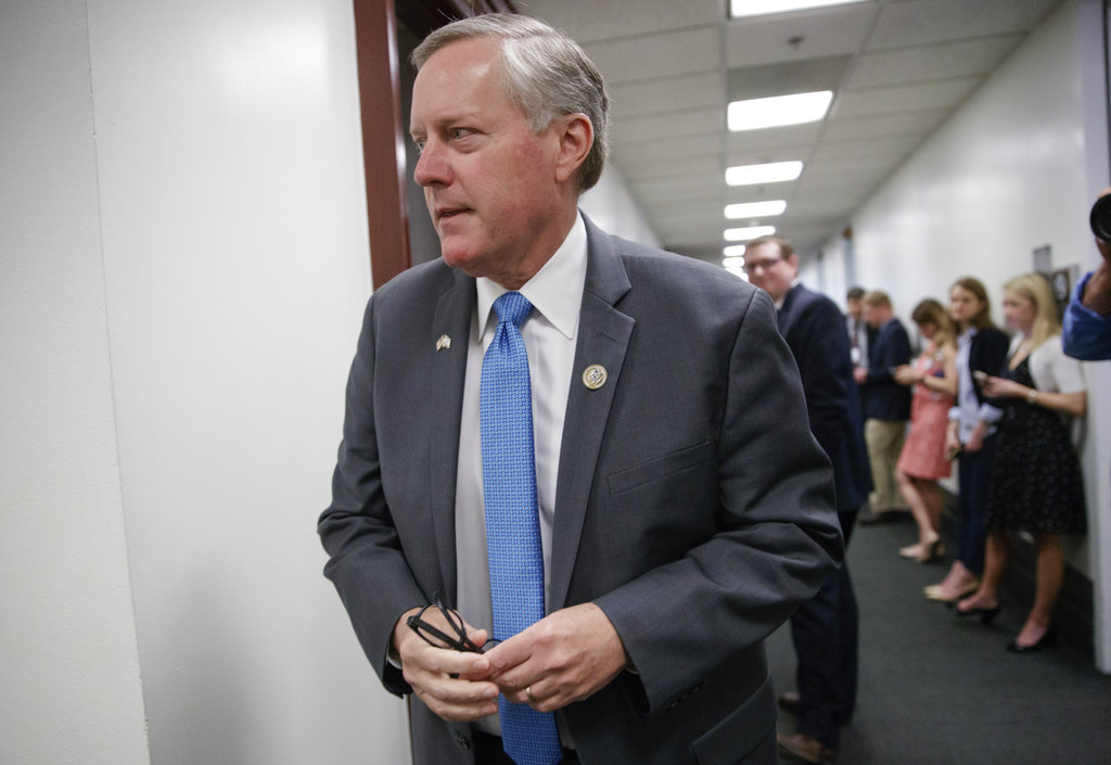 ‘This is a fumble’: Mark Meadows rips Trump, GOP for border wall failure