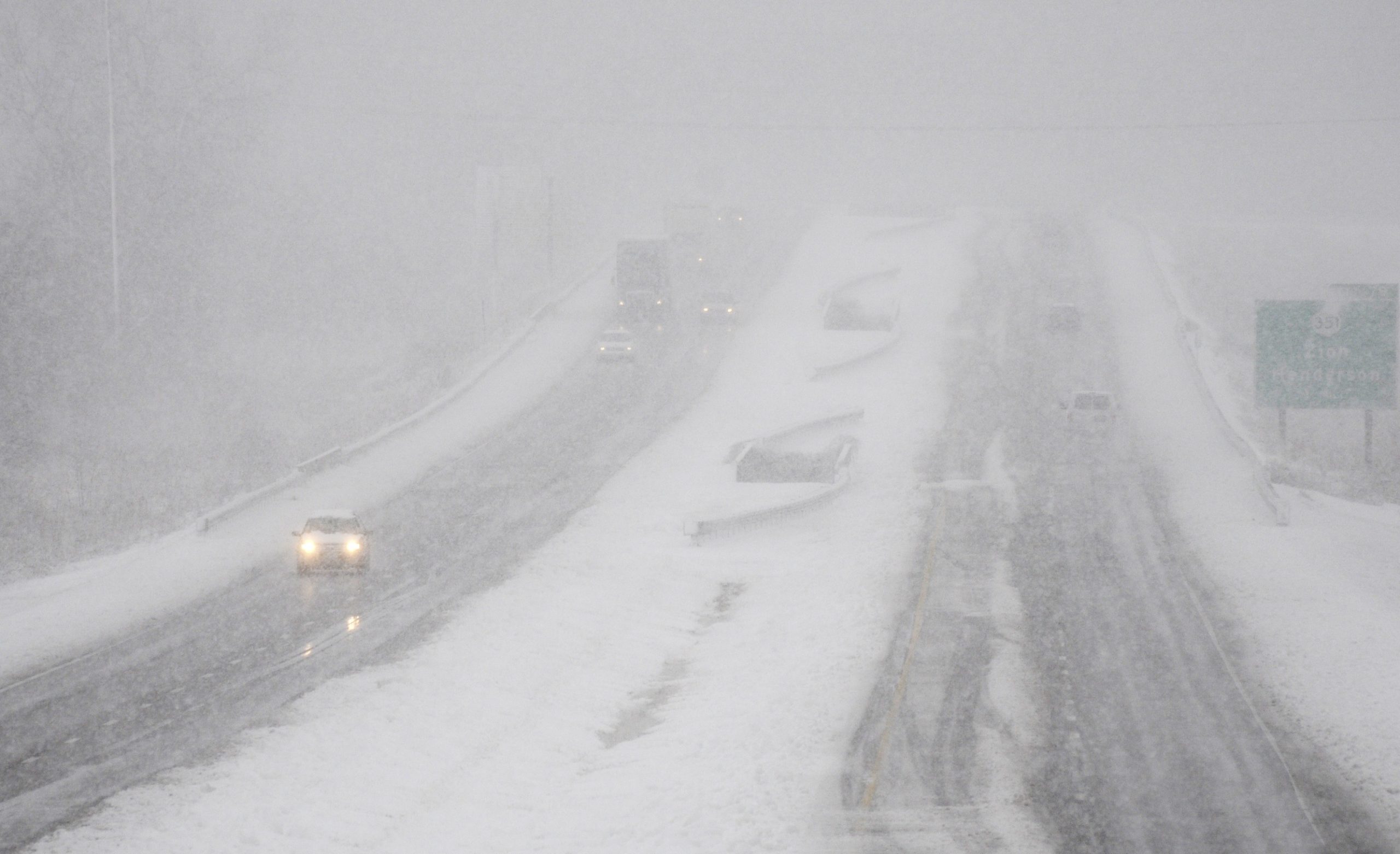 Storm’s high winds, snow, sleet lash Northeast