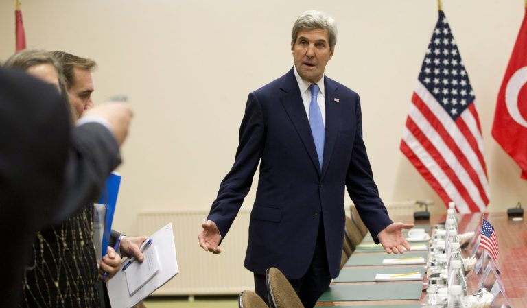 Kerry rallied U.S. embassy staff for a diplomatic push before leaving office. (AP Photo/Virginia Mayo, Pool)