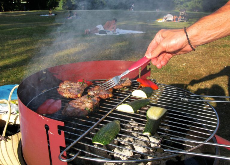 The USDA recommends that food should only be stored for no longer than two hours, and only one hour if the temperature is more than 90 degrees, said spokesman Chris Bernstein. (AP Photo)Â 