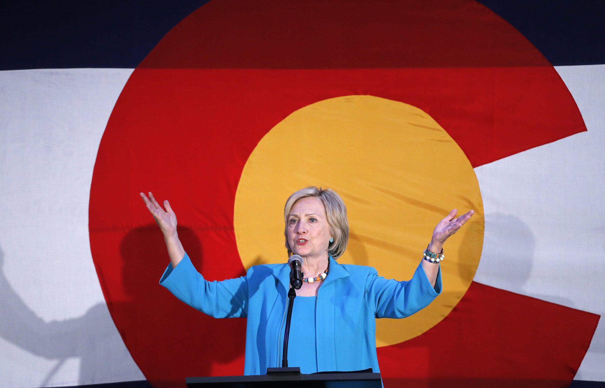 Clinton prepares for GOP ganging up on her in debate