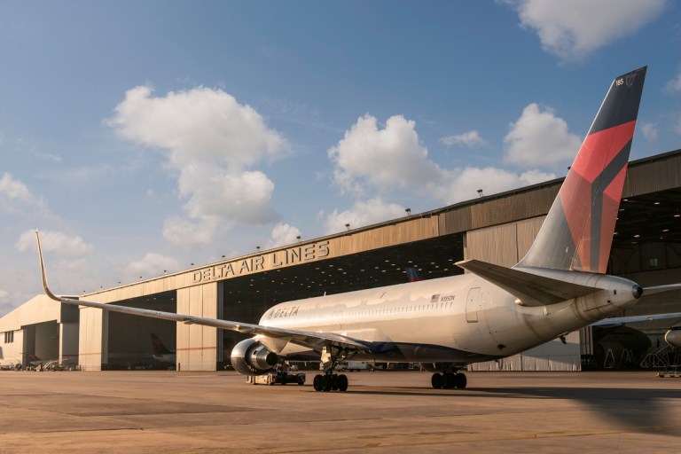 Delta Airlines 767 photo.