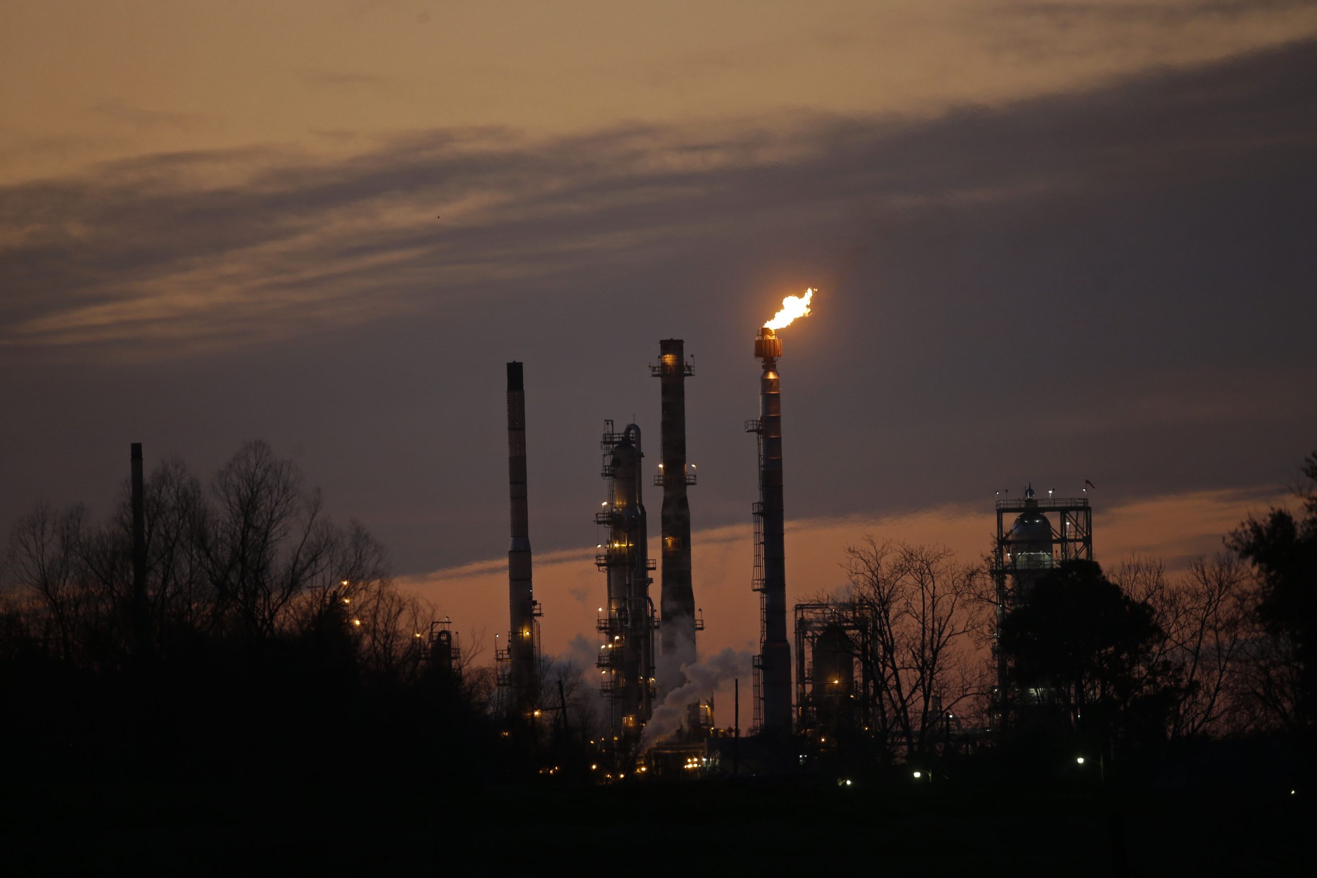 EPA says its new $283M refinery rule could reduce cancer risk for 1.4 million people