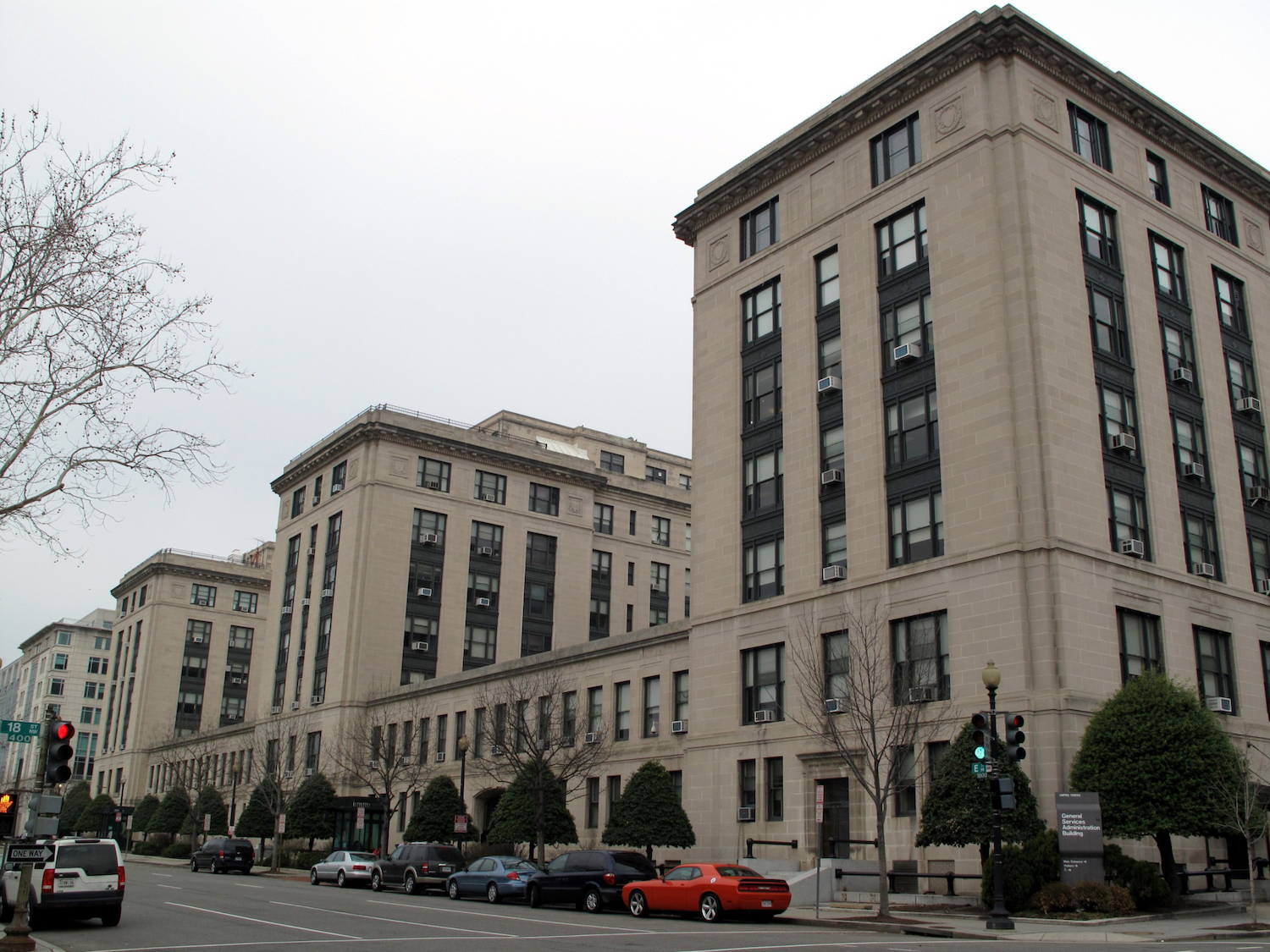 Senators warn: FBI, other agencies work in buildings owned by China