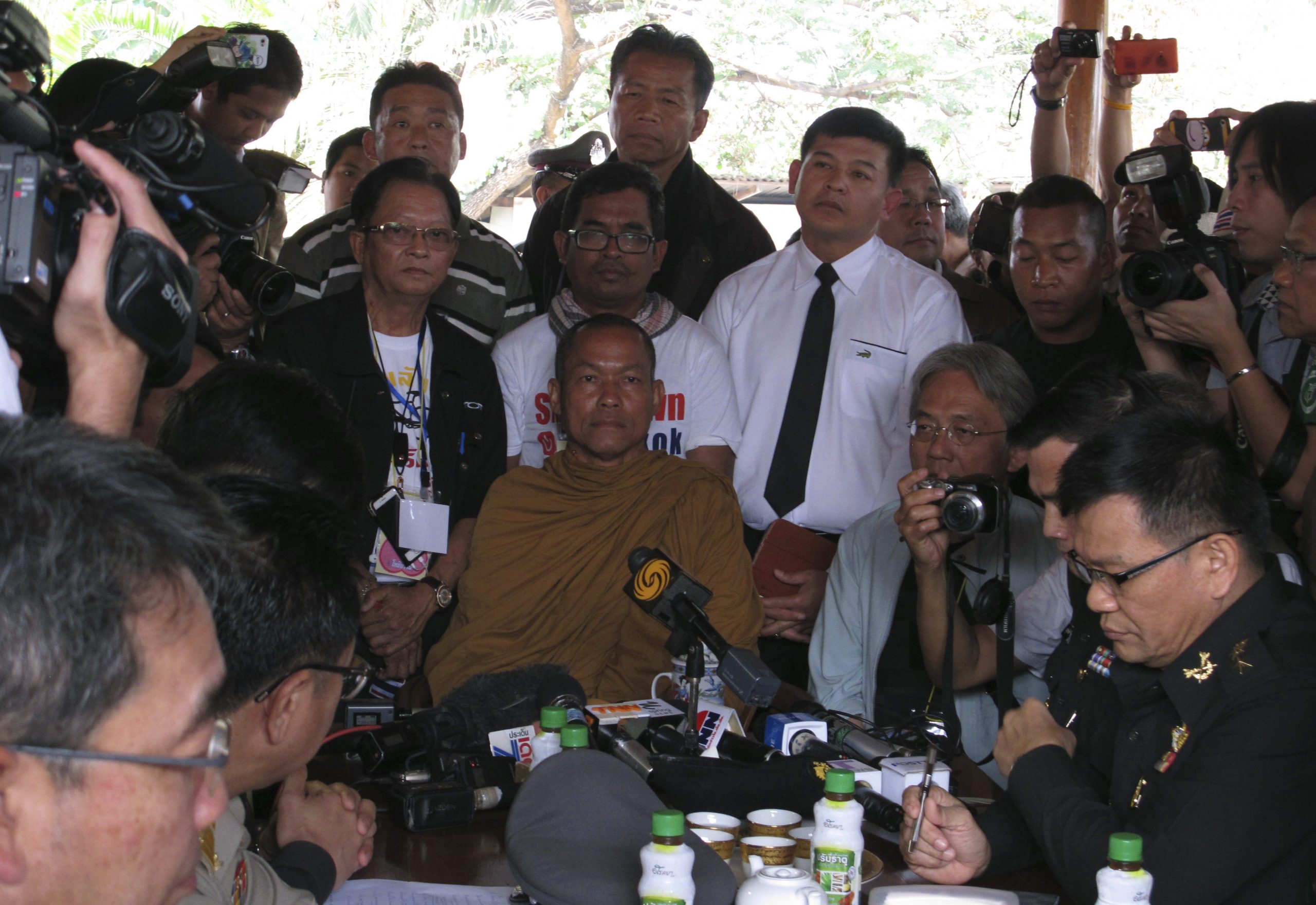 Thai government forced to beg access to offices