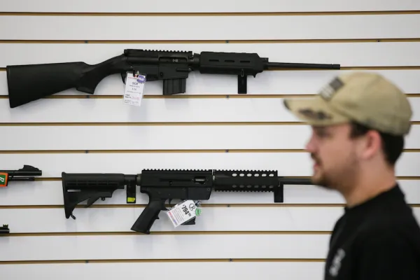 Judge allows suit against Sandy Hook gun maker to advance