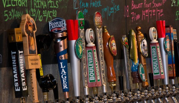 ‘Hell yeah’: Some states allowing takeout alcohol along with food orders during coronavirus pandemic
