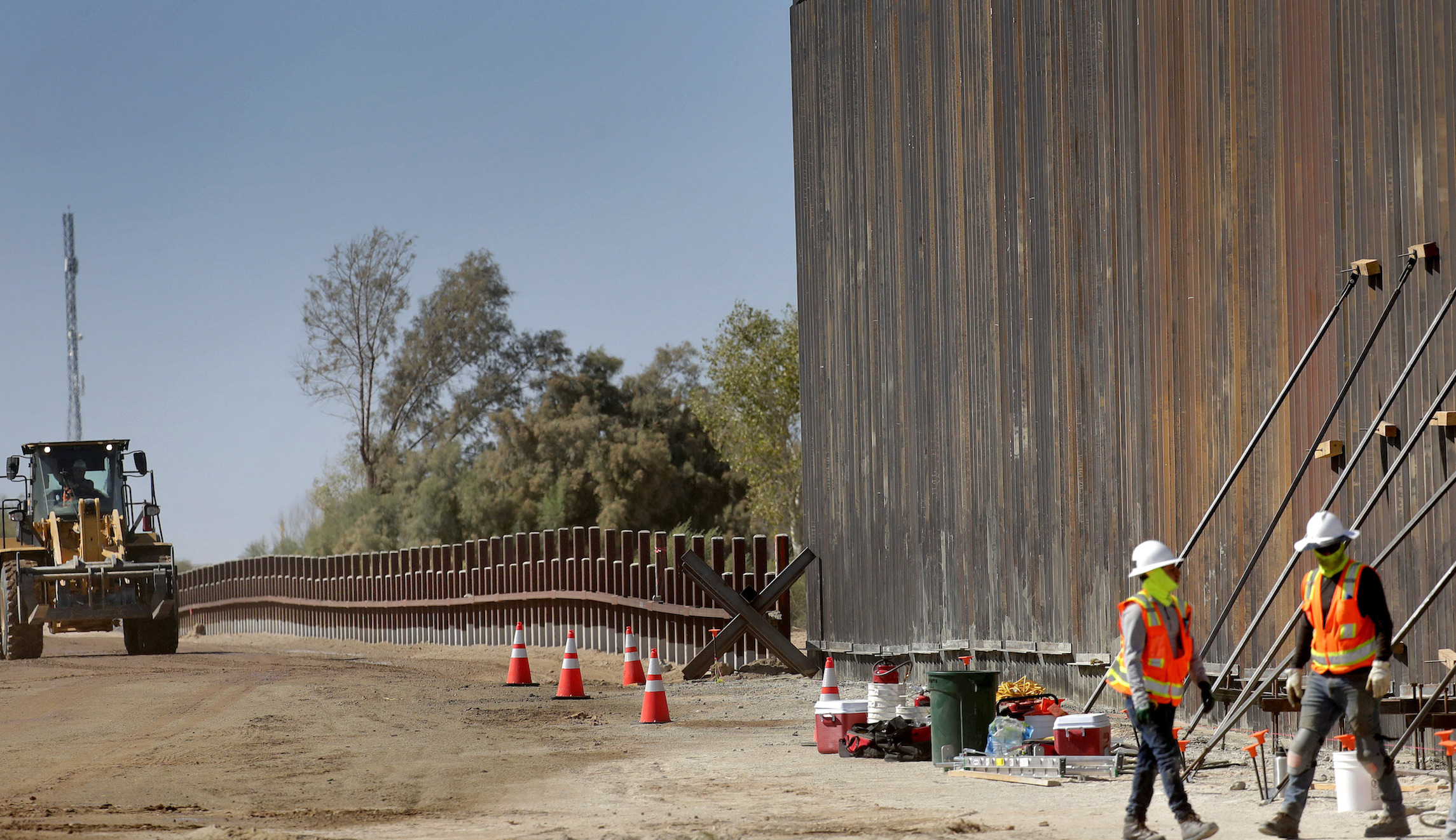One last push for Trump’s border wall funding could complicate government spending deal
