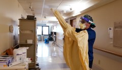 Medical professionals call for COVID-19 vaccine mandate for healthcare workers