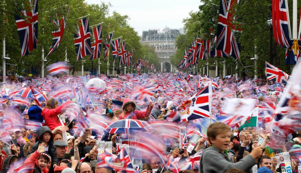 Contender for Labour leader calls for referendum to end the British monarchy