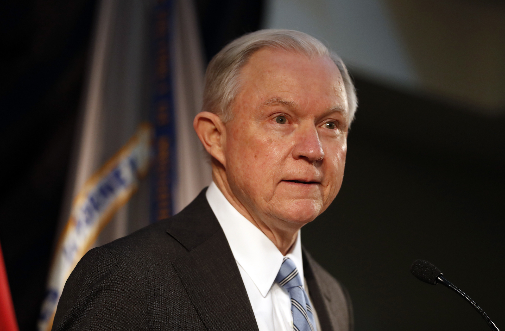 Senators ask Jeff Sessions to curb cops’ authority to confiscate money