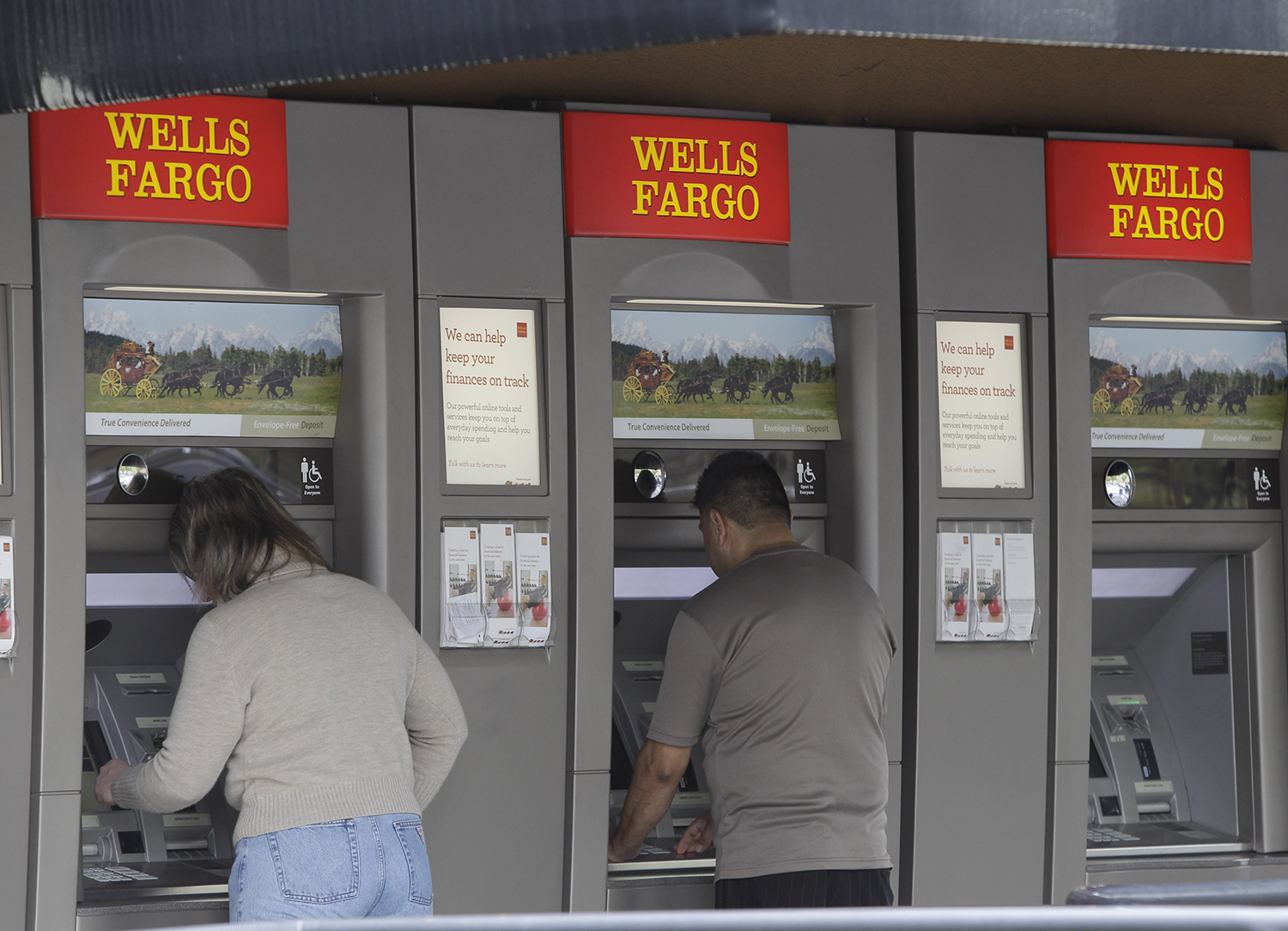 Regional banks get passing grade on their ‘living wills’