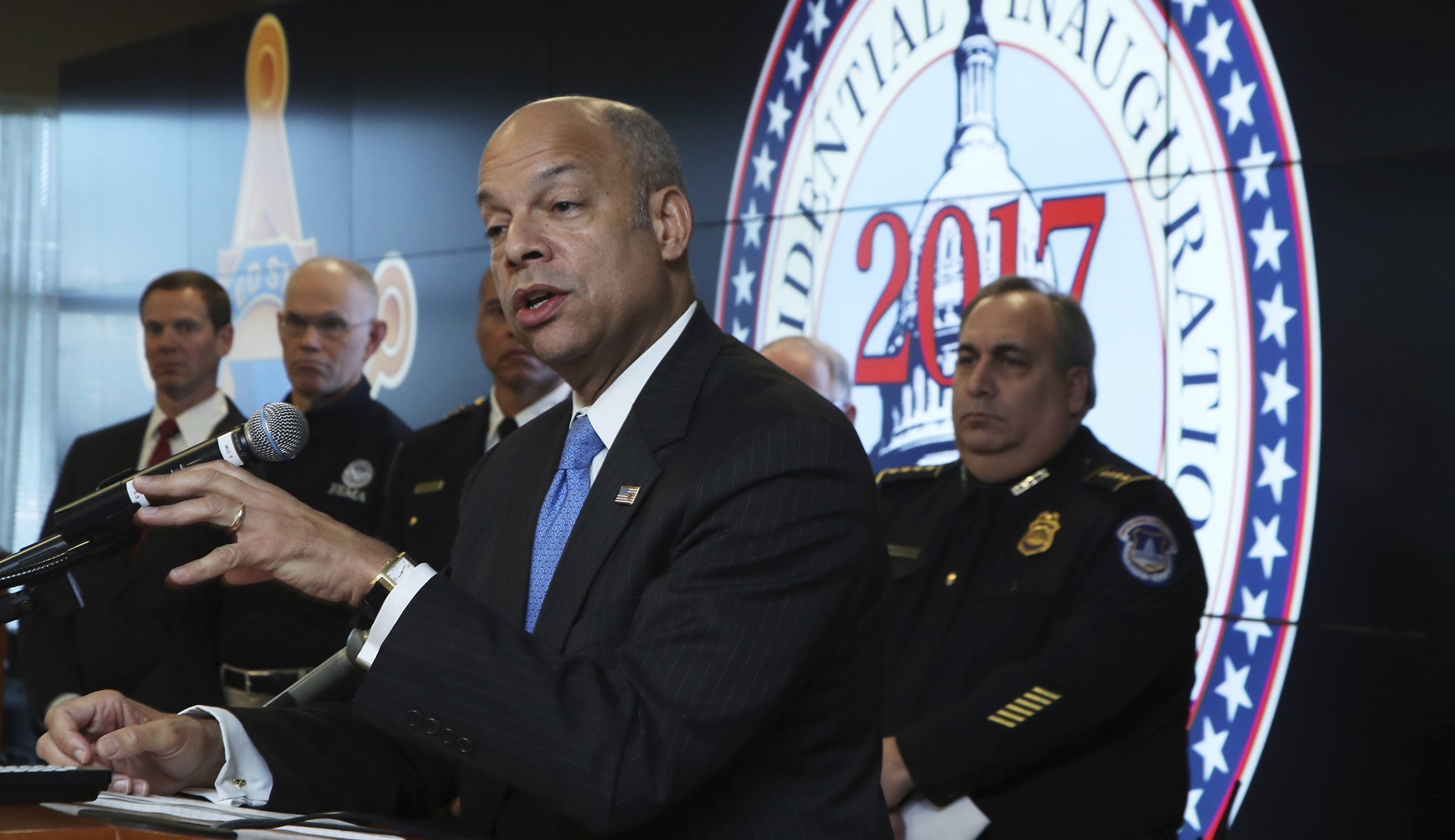 Jeh Johnson warned James Comey Trump could see dossier briefing as a threat