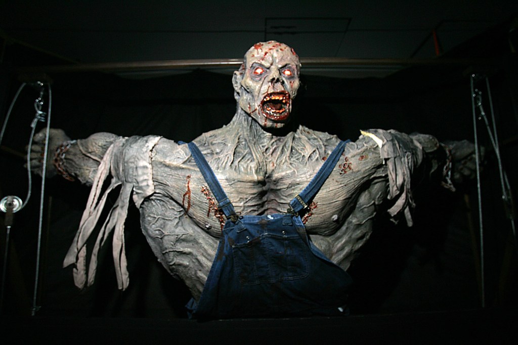 Halloween spending becomes downright scary: $8 billion