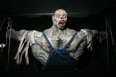 Halloween spending becomes downright scary: $8 billion