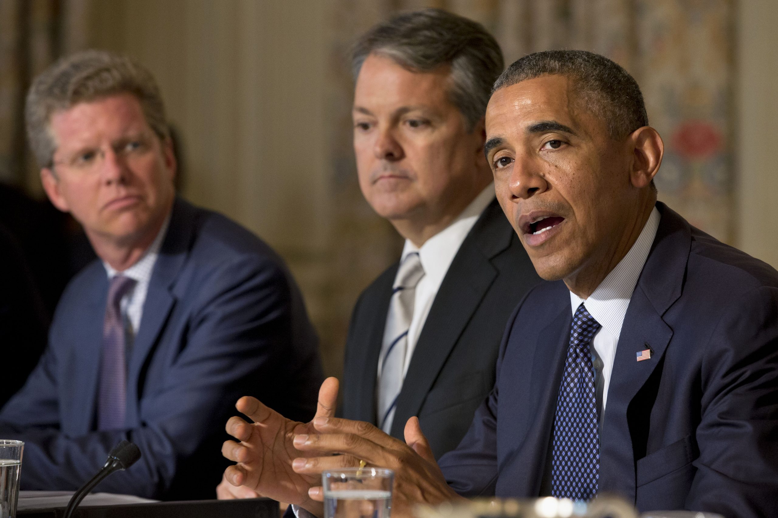 Obama administration lowers deficit estimate for 2015
