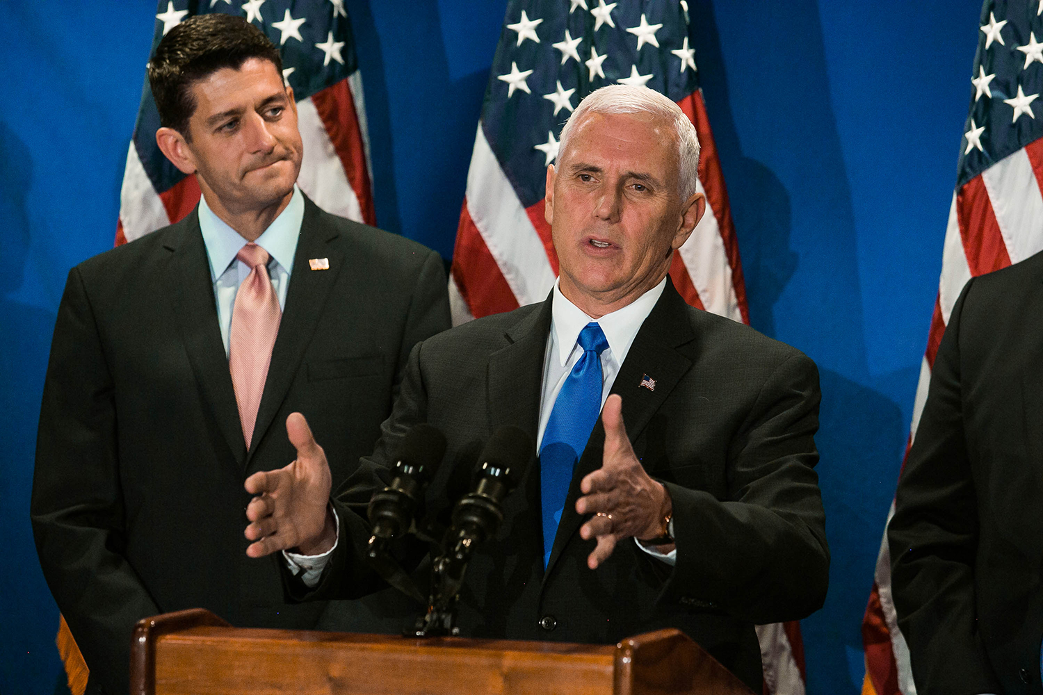 Pence emphasizes GOP support as predecessor meets with Libertarian