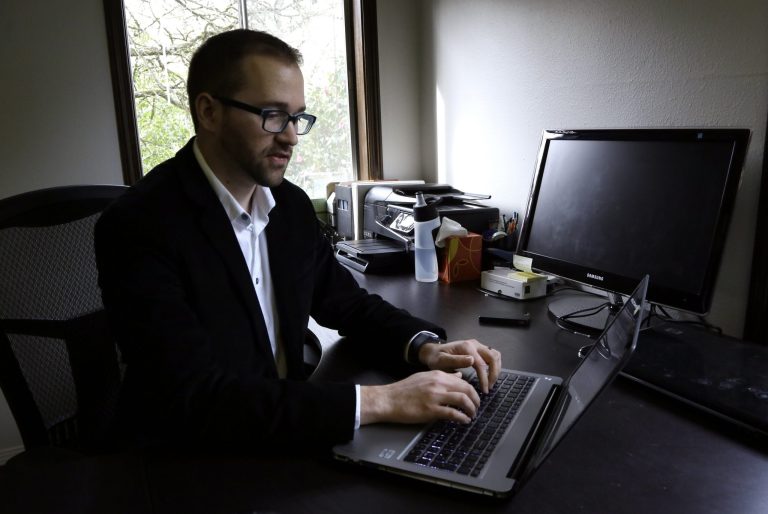 Applicants, bosses both blamed as jobs go unfilled