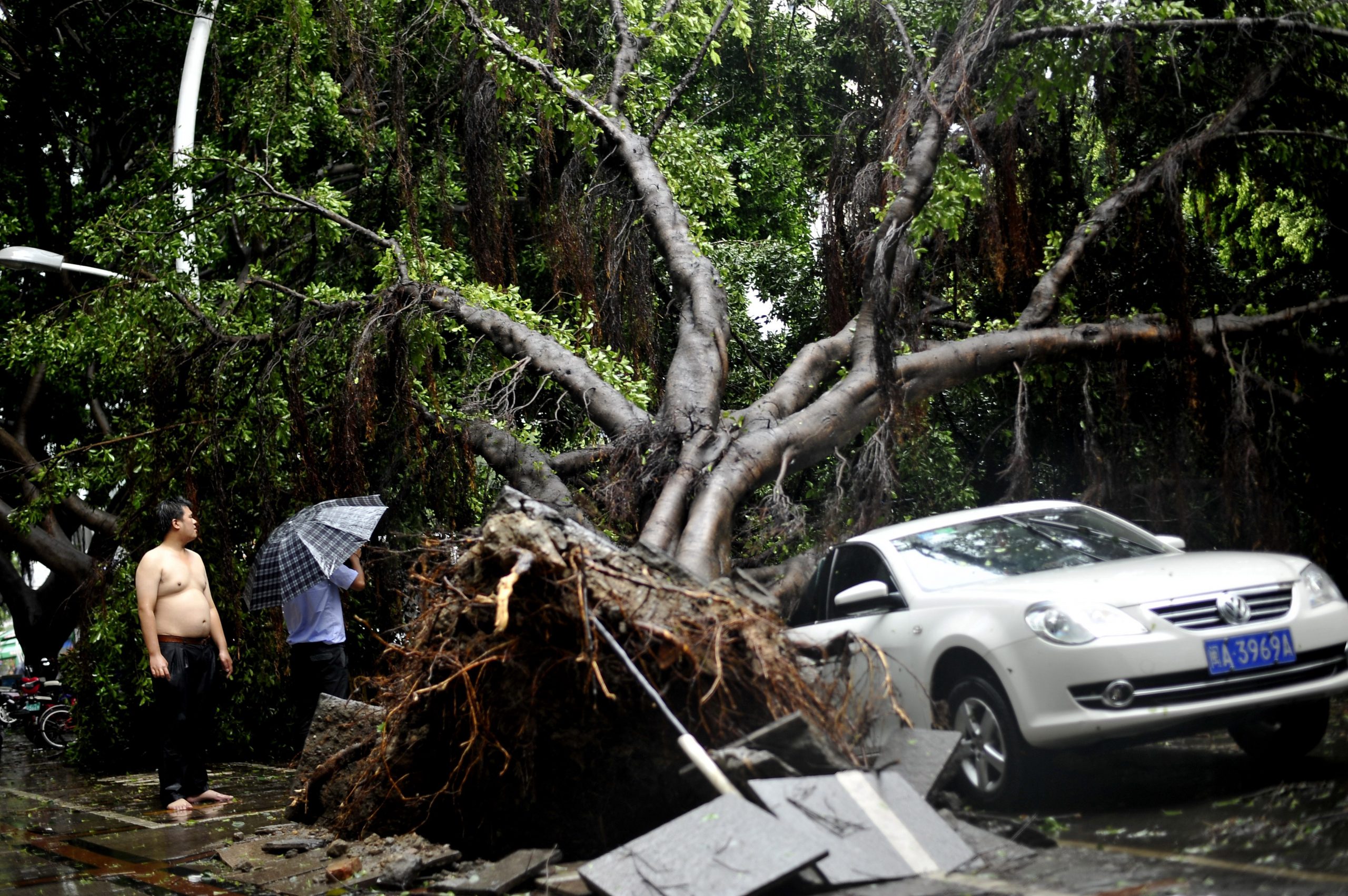 Typhoon rains hit China; plane crashes in Taiwan