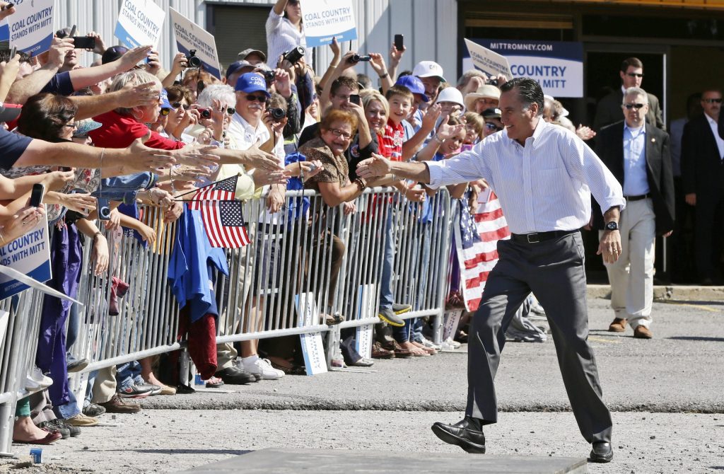Fear of defense cuts could help Romney in Virginia
