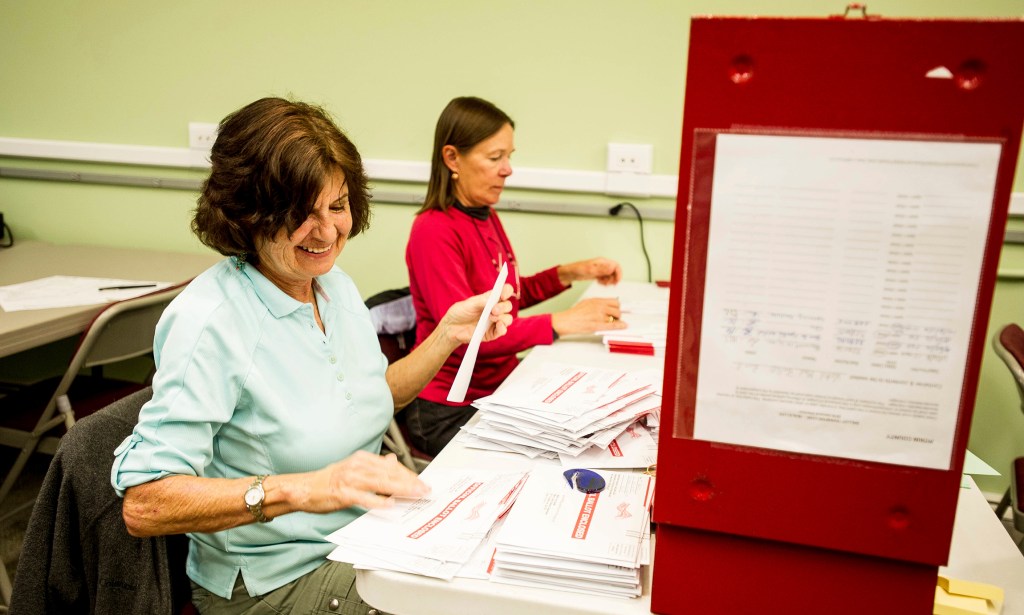 GOP leads early votes cast in battleground Colorado