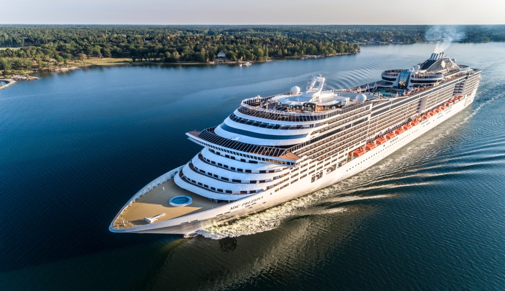 CDC warns against traveling on cruise ships