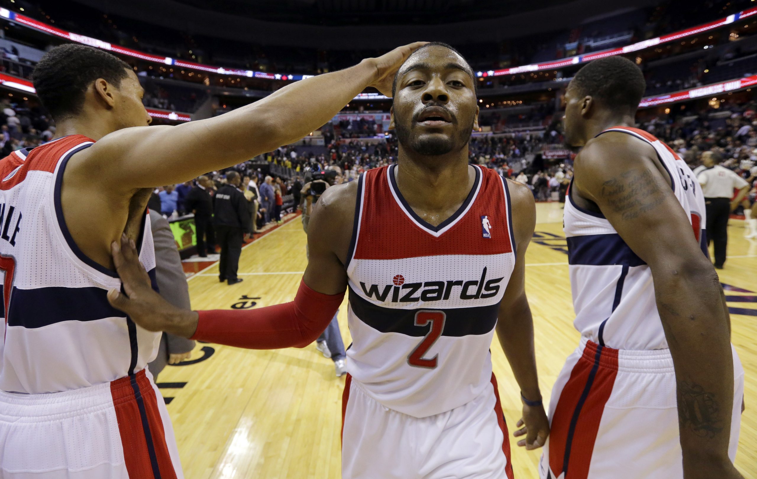 John Wall lifts short-handed Wizards over Bucks