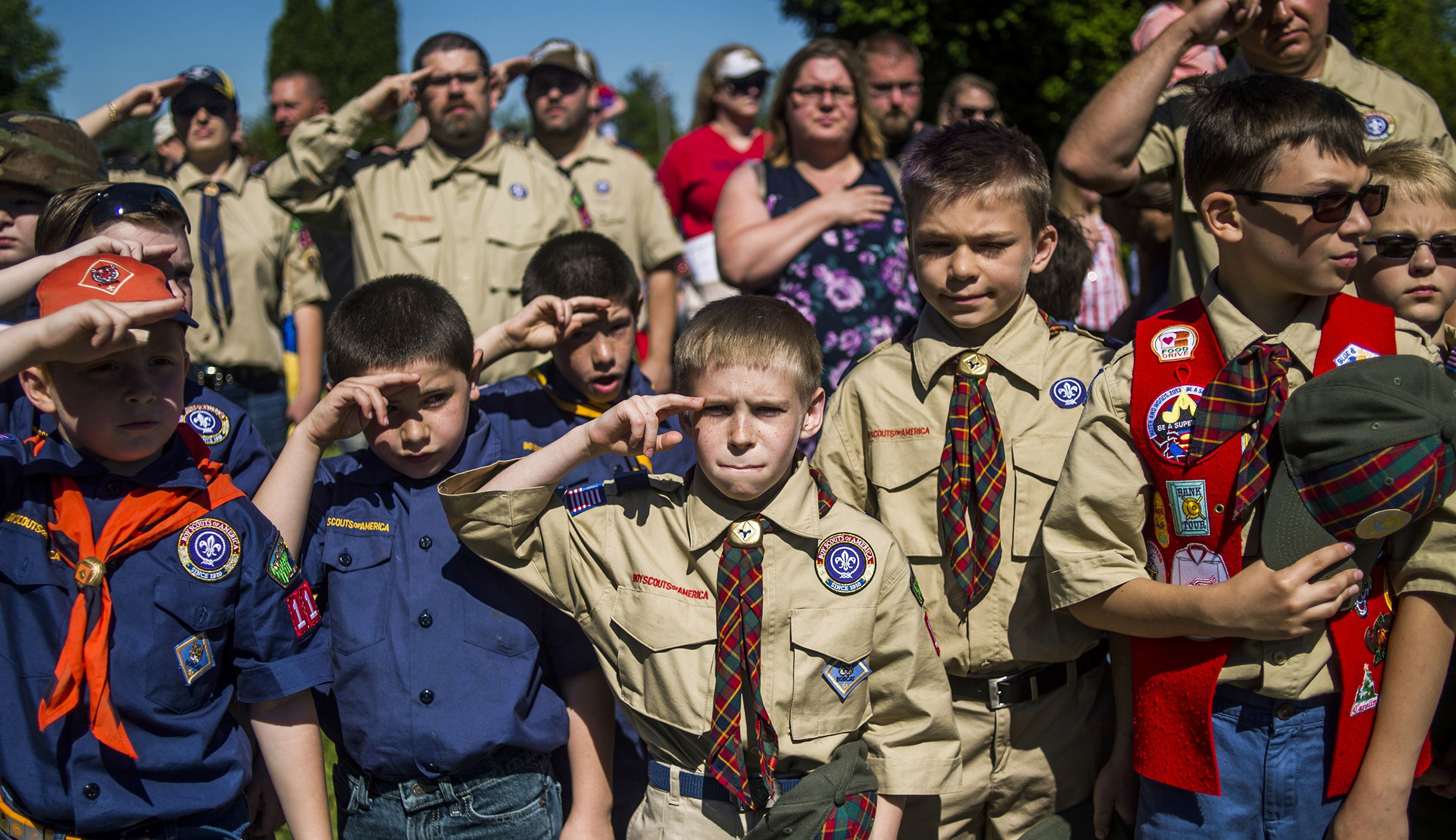 Boy Scouts to begin admitting girls