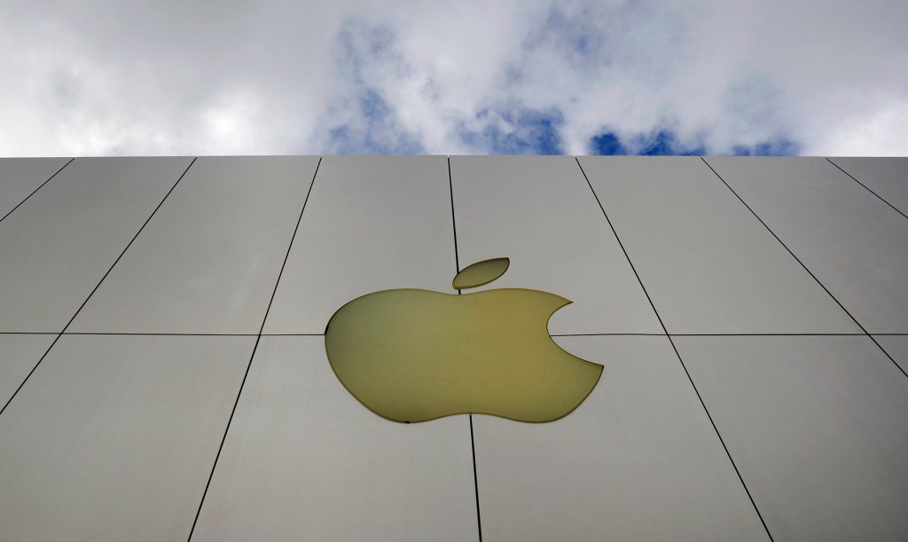 Apple officials reach out to Obama after EU ruling