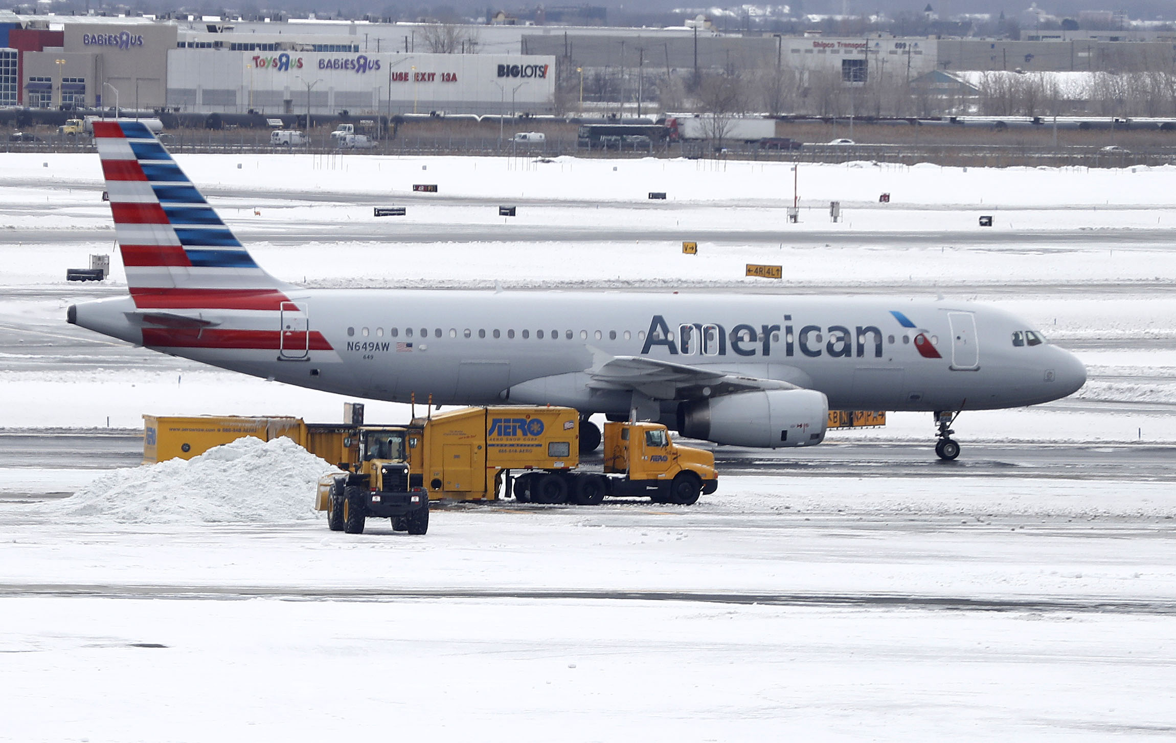 Union defends American Airlines worker after fight with passenger