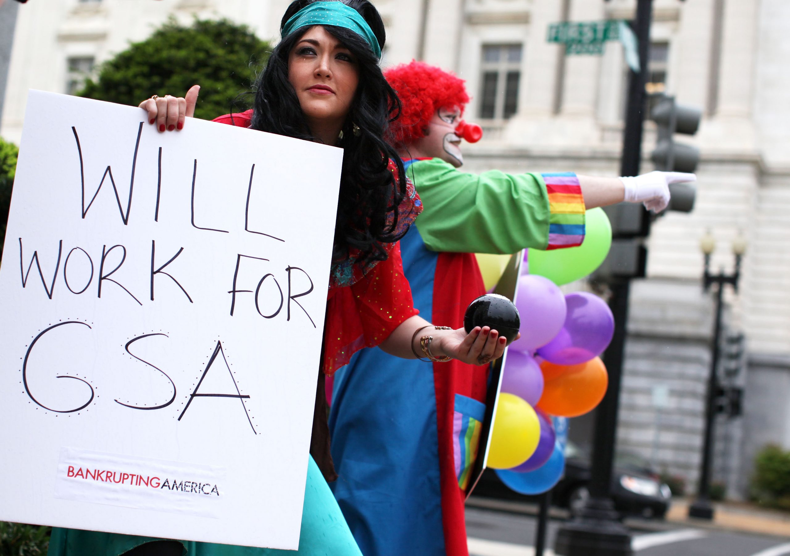 Lawmakers target bonuses, conferences at GSA