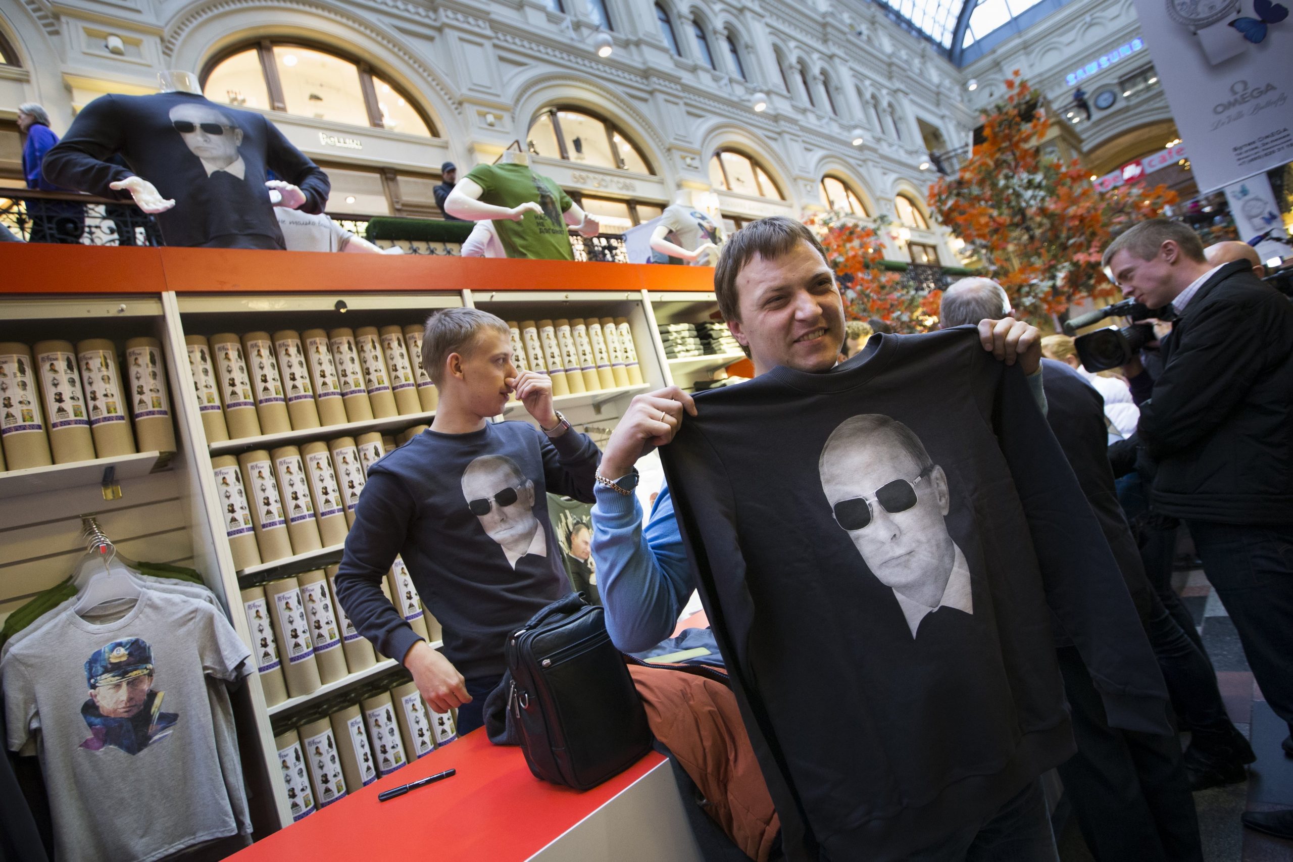 Putin celebrates 62nd birthday in wild Siberia