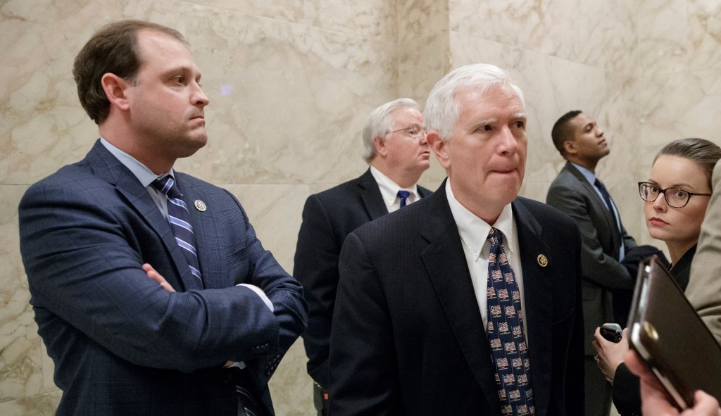 Even if Mo Brooks won he’d ‘absolutely consider’ stepping aside for Sessions to return to the Senate